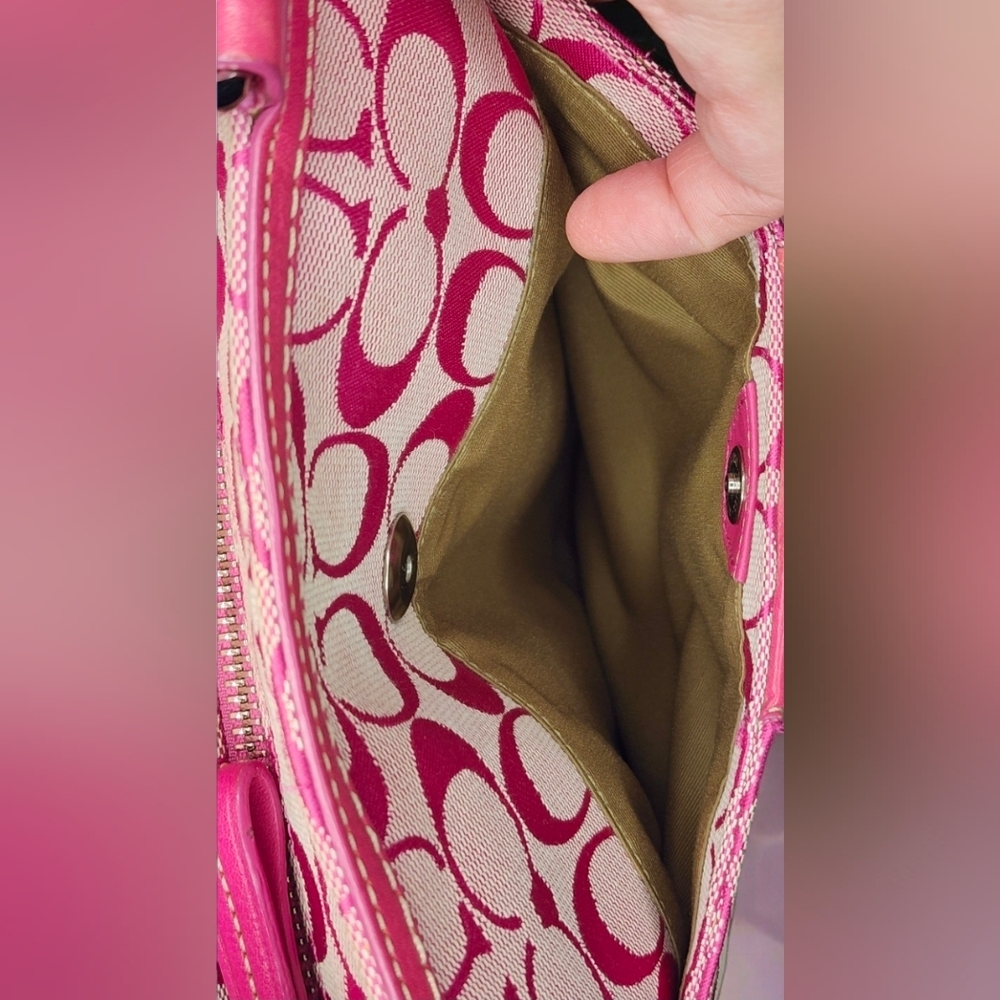 **SOLD**Pink Coach Y2K Hamptons Signature Lunch Tote - Picture 12 of 14